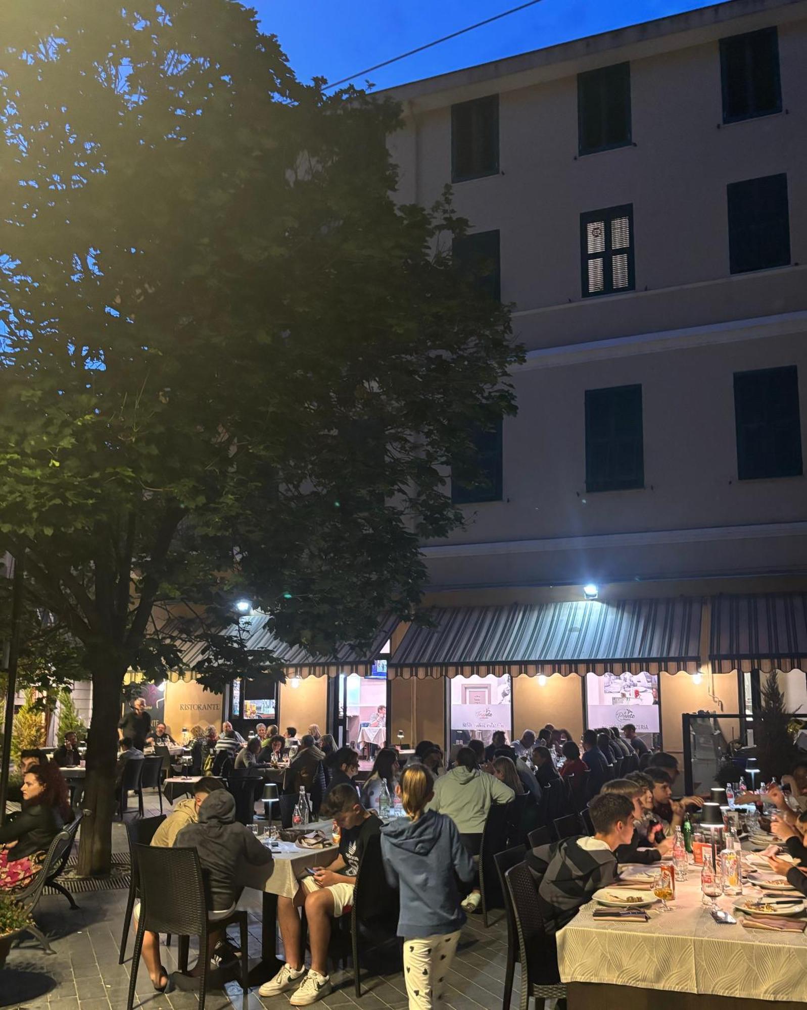 Albergo Florida Taggia Exteriör bild