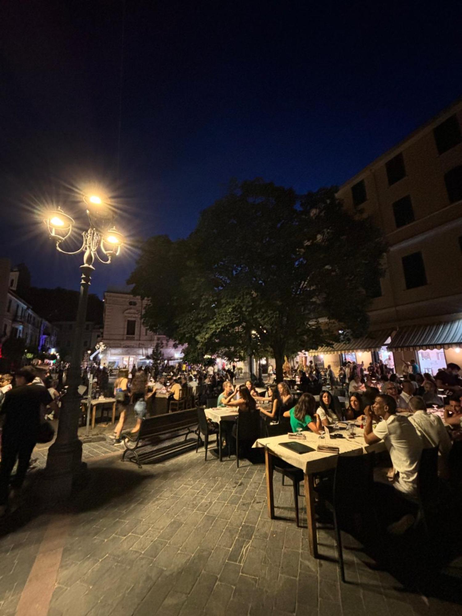 Albergo Florida Taggia Exteriör bild