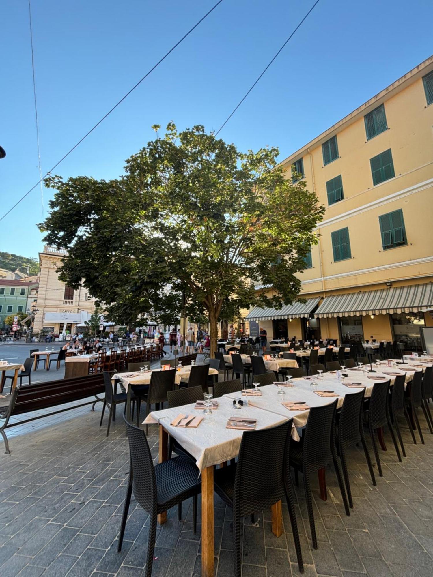 Albergo Florida Taggia Exteriör bild